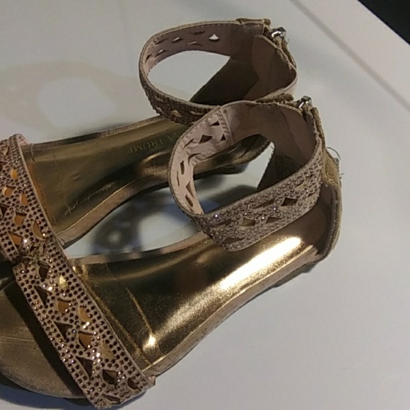 Little girl sandles - Picture 4 of 6